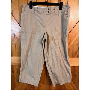 New York & Company Khaki Capris Size 14 (2647)